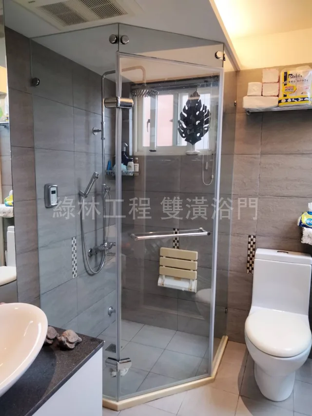 鑽石型淋浴拉門(五角型)|角落格局的最佳解法 6 鑽石五角型淋浴拉門 切角嵌轉角