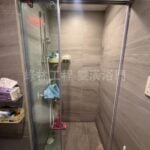 新北浴室翻修推薦｜淋浴拉門・防水膠條・矽利康除霉到府服務（新北全區・22 年師傅）