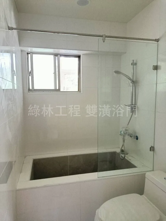 缸上淋浴拉門|不拆浴缸,也能做乾濕分離 5 缸上單片固定淋浴拉門