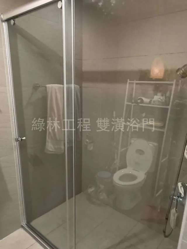 一字型淋浴拉門|狹長浴室首選,依淨寬決定 2 片、3 片、4 片 5 一字型無框橫拉 長型浴室